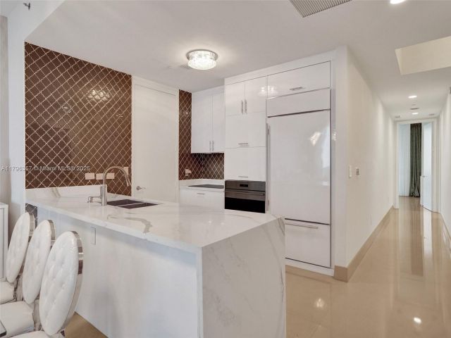 Apartment for sale  Unit #702 - photo 5973243