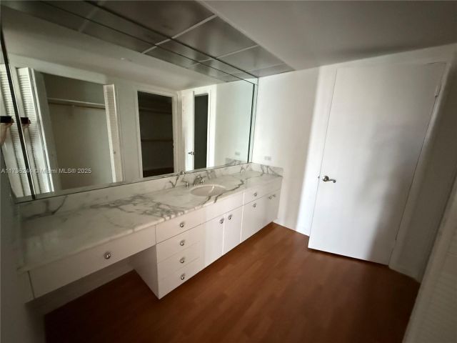 Apartment for rent  Unit #5C - photo 5974014