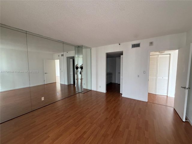 Apartment for rent  Unit #5C - photo 5974016