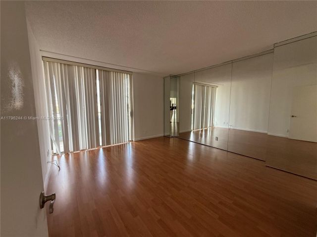 Apartment for rent  Unit #5C - photo 5974017