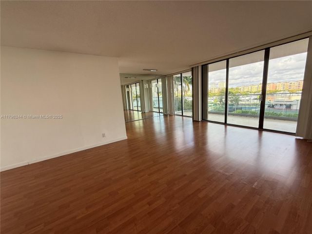 Apartment for rent  Unit #5C - photo 5974020