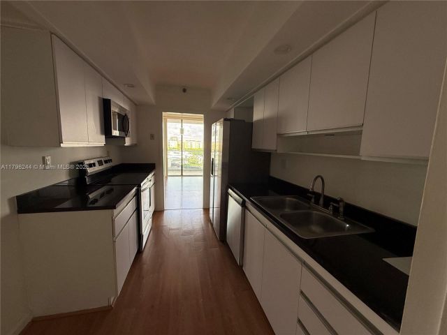 Apartment for rent  Unit #5C - photo 5974024