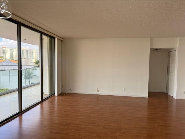 Apartment for rent  Unit #5C - photo 5974028