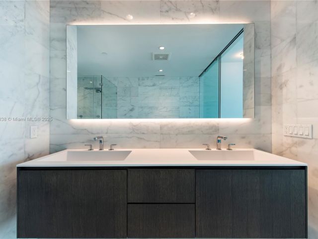 Apartment for sale  Unit #401 - photo 5963942