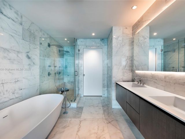 Apartment for sale  Unit #401 - photo 5963944