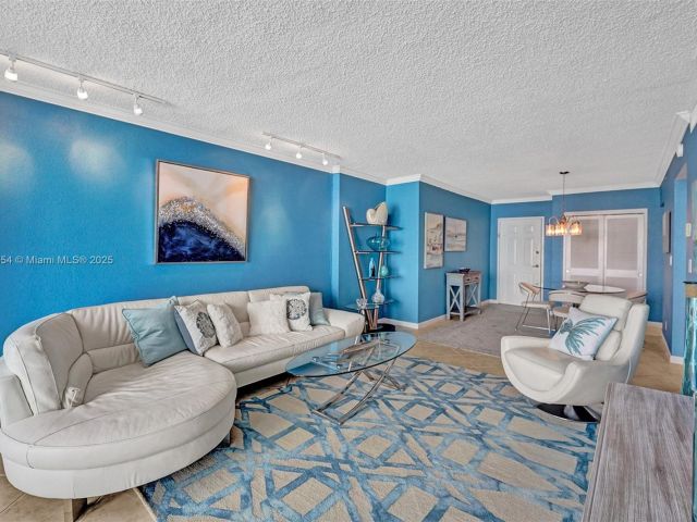 Apartment for rent  Unit #401 (Ave. March 2026) - photo 6000880