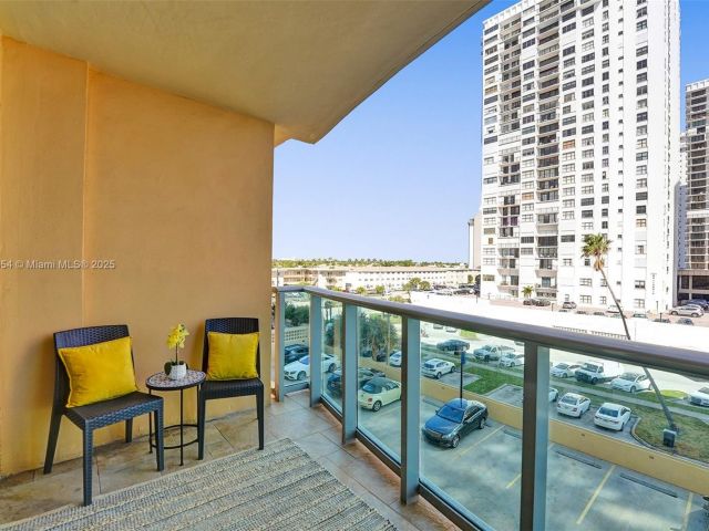 Apartment for rent  Unit #401 (Ave. March 2026) - photo 6000888