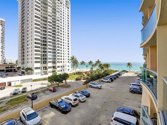 Apartment for rent  Unit #401 (Ave. March 2026) - photo 6000889