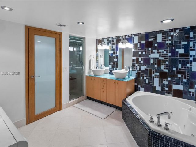 Apartment for sale  Unit #2008 - photo 5992804