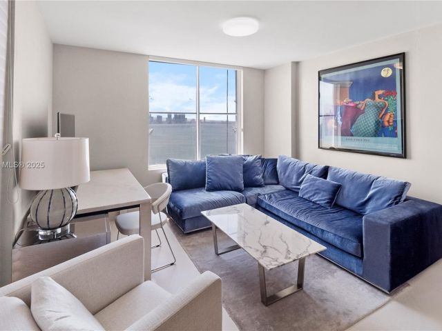 Apartment for sale  Unit #2008 - photo 5992812