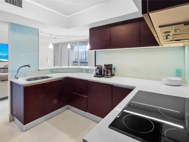 Apartment for sale  Unit #2008 - photo 5992815