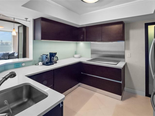 Apartment for sale  Unit #2008 - photo 5992816