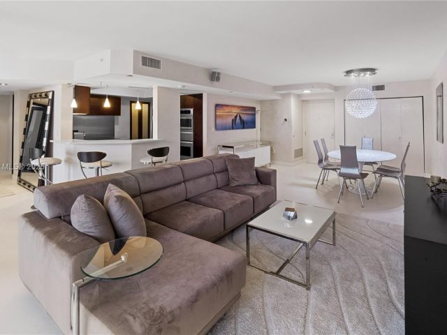 Apartment for sale  Unit #2008 - photo 5992817