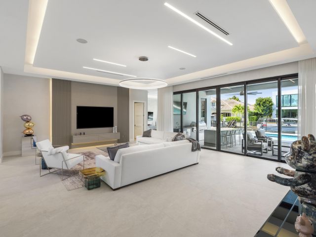 Home for sale at 511 Kay Terrace - photo 5995081