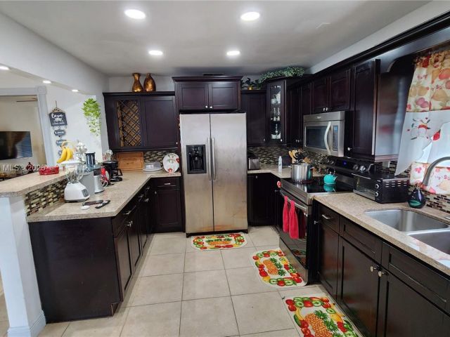 Home for sale at 6881 Sheridan St - photo 5964742