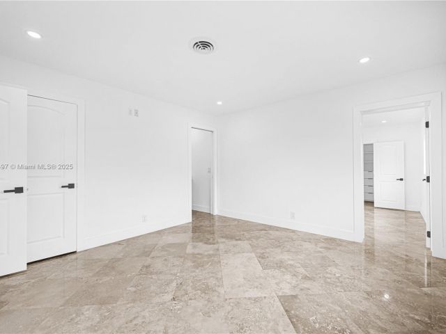 Home for sale at 5510 NE 18th Ave - photo 5965164