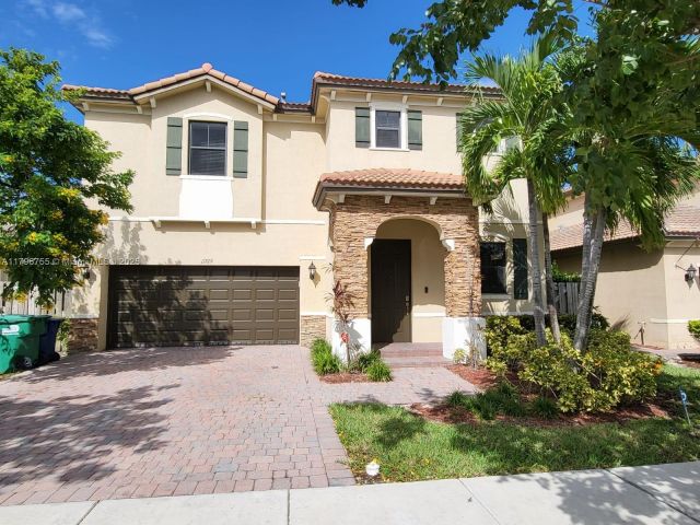 Home for rent at 11729 SW 236th St - photo 6001501