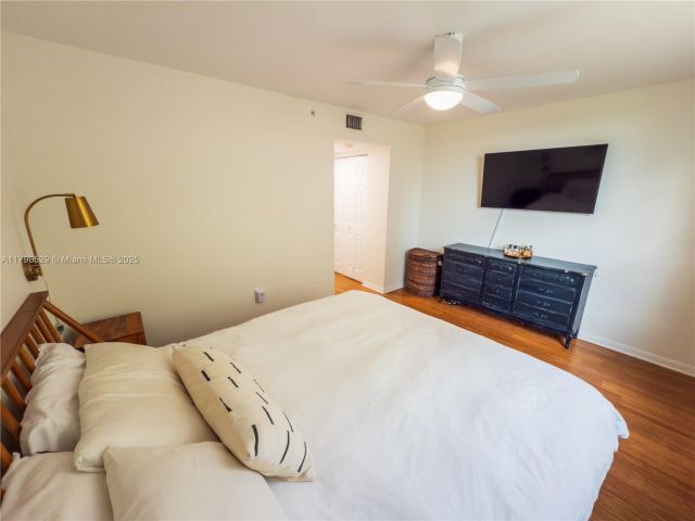 Apartment for sale  Unit #3302 - photo 5965687