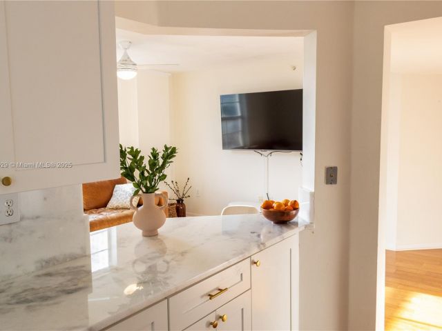 Apartment for sale  Unit #3302 - photo 5965696