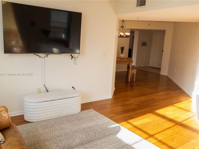 Apartment for sale  Unit #3302 - photo 5965698