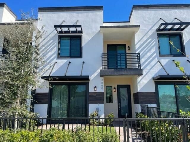 Home for rent at 3860 Lambert Avenue - photo 5983466