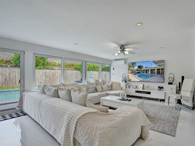 Home for sale at 4100 Bayview Dr - photo 6285034