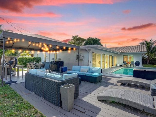 Home for sale at 4100 Bayview Dr - photo 6285043