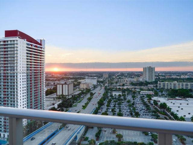 Apartment for sale  Unit #R1606 - photo 5971757