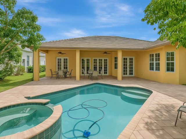 Home for sale at 21504 Halstead Drive - photo 5995418