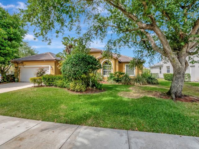 Home for sale at 21504 Halstead Drive - photo 5995422