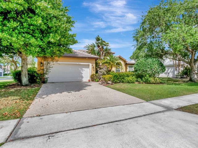 Home for sale at 21504 Halstead Drive - photo 5995423