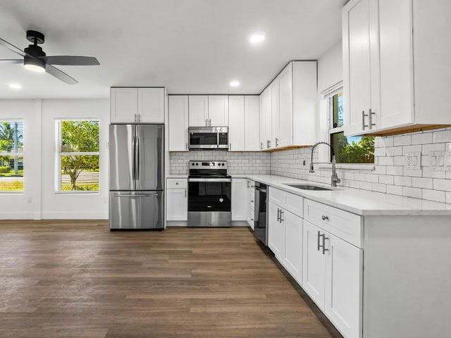 Home for rent at 4400 Greenwood Avenue - photo 5983453