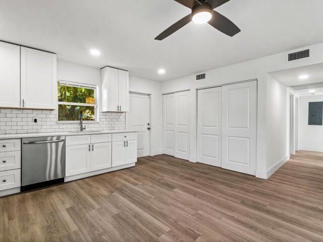 Home for rent at 4400 Greenwood Avenue - photo 5983454