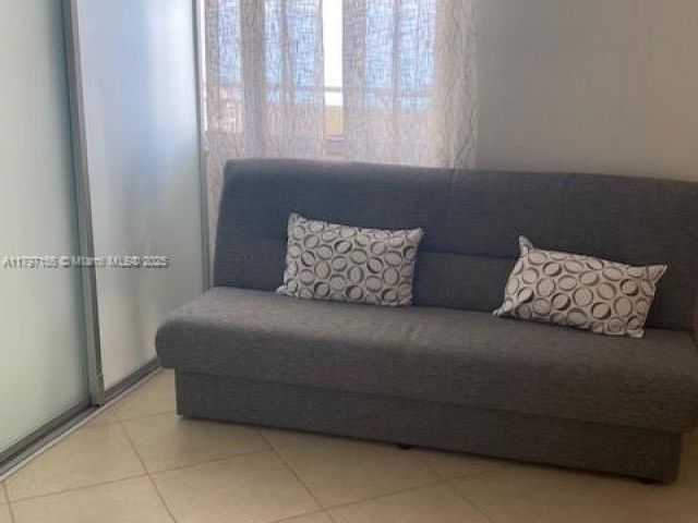 Apartment for rent  Unit #1204 - photo 5968716