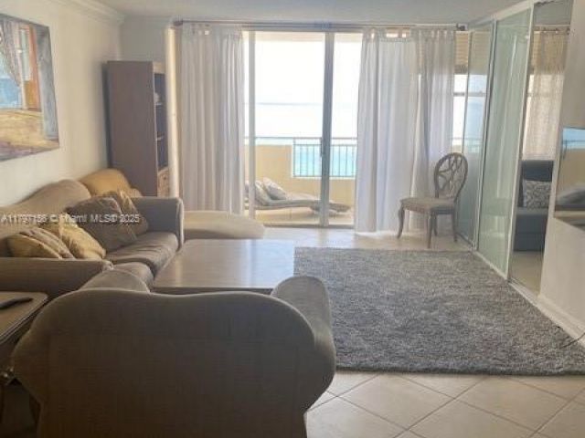 Apartment for rent  Unit #1204 - photo 5968719