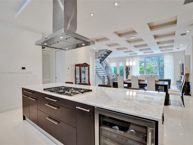 Home for sale at 2725 NE 1st St - photo 5965434