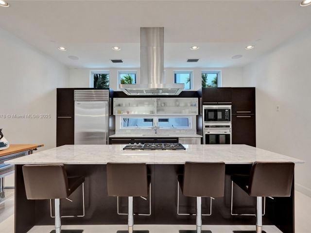 Home for sale at 2725 NE 1st St - photo 5965436