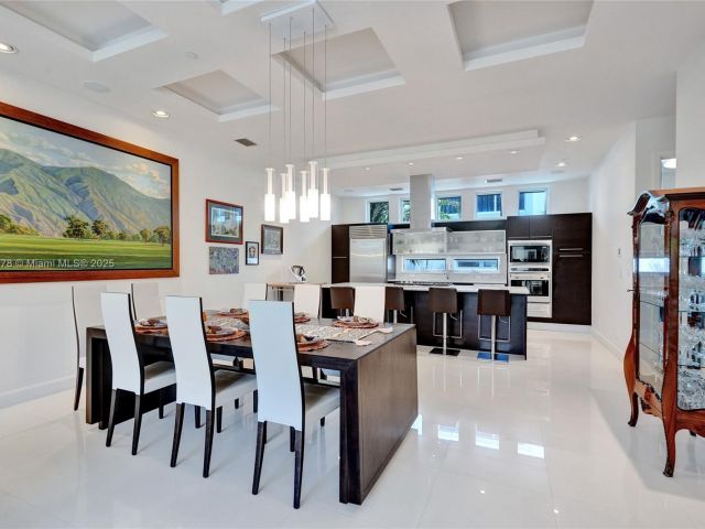 Home for sale at 2725 NE 1st St - photo 5965438