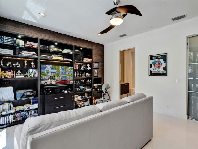 Home for sale at 2725 NE 1st St - photo 5965444