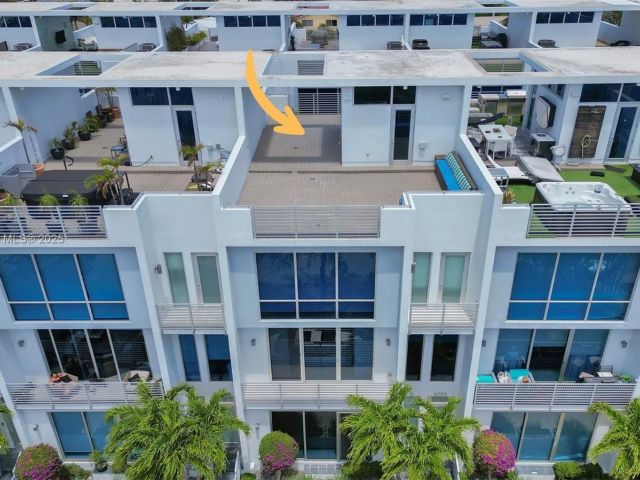 Home for sale at 2725 NE 1st St - photo 5965449