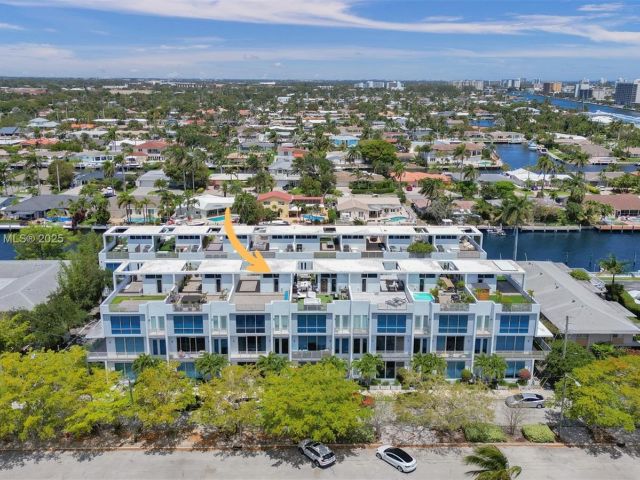 Home for sale at 2725 NE 1st St - photo 5965451