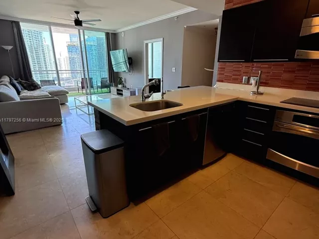 2-bedroom condo for sale in Miami - 90 SW 3rd St 3601 - MondialRealty
