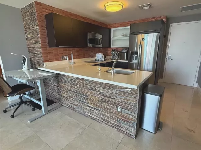 2-bedroom condo for sale in Miami - 90 SW 3rd St 3601 - MondialRealty