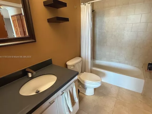 2-bedroom condo for sale in Miami - 90 SW 3rd St 3601 - MondialRealty