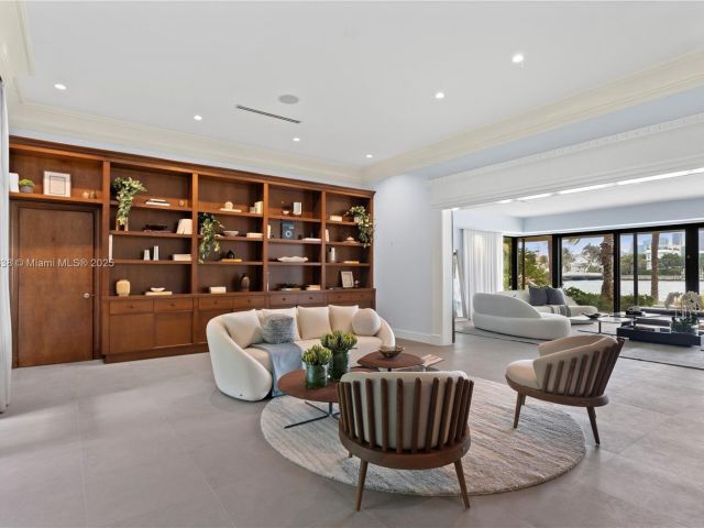 Home for sale at 250 W San Marino Dr - photo 6009631