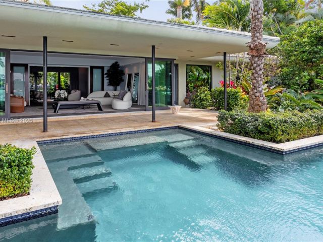 Home for sale at 250 W San Marino Dr - photo 6009645