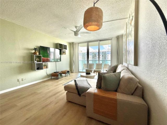 Apartment for rent  Unit #1214 - photo 5972774