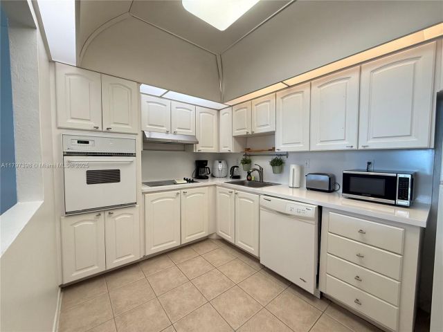 Apartment for rent  Unit #1214 - photo 5972781