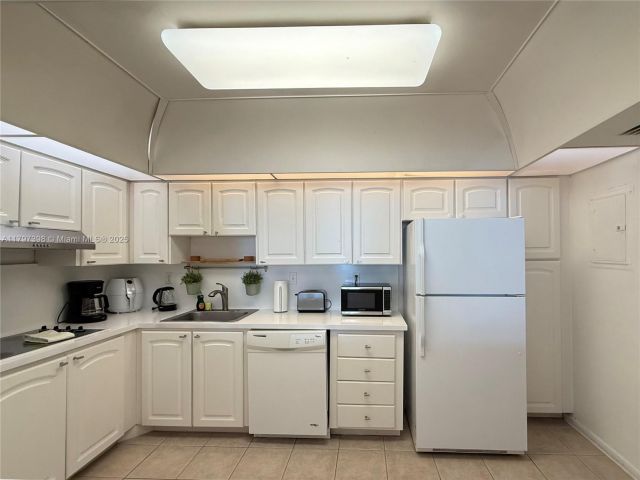 Apartment for rent  Unit #1214 - photo 5972783