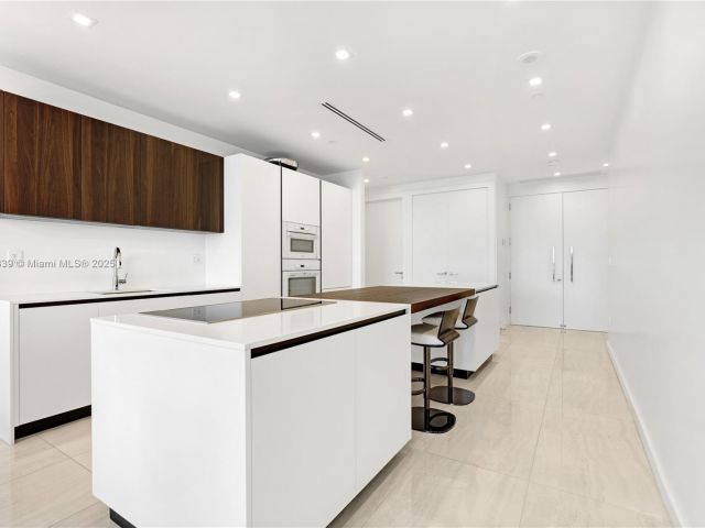 Apartment for sale  Unit #903 - photo 5970493